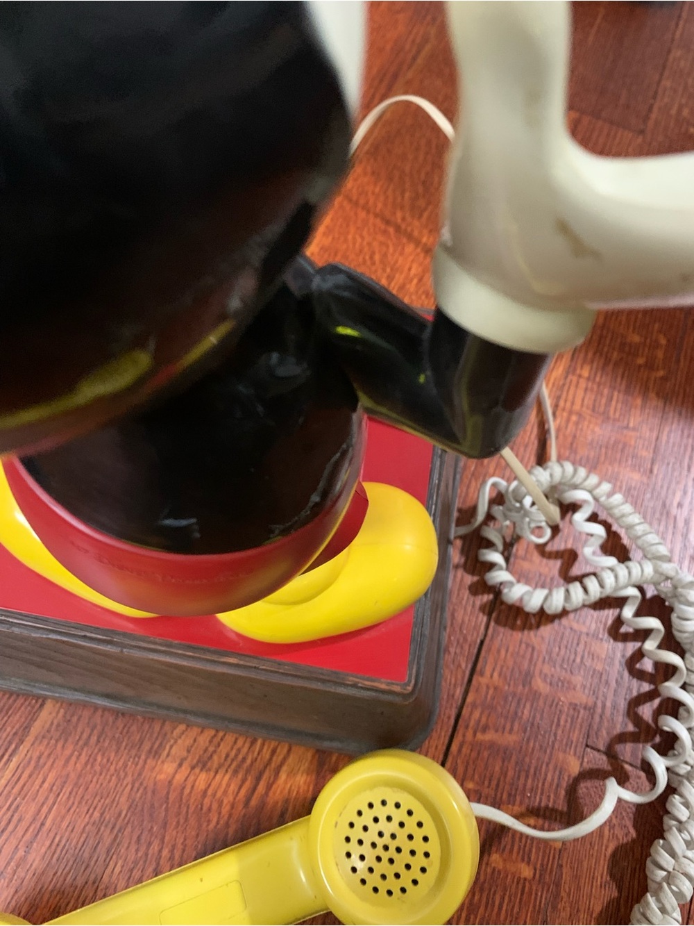 Vintage Mickey Mouse Telephone - Yellow, Red, Black collectible - Picture 7 of 7